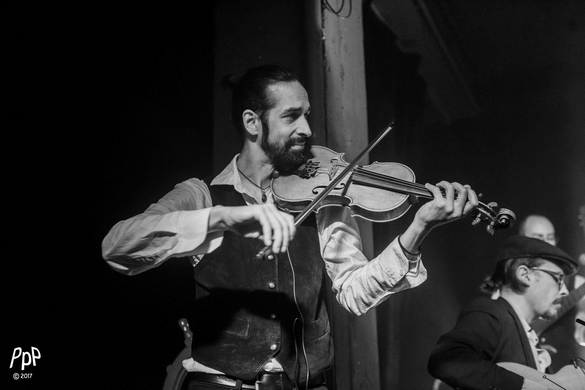 Marc Wencelius (guitar) on stage with guest star Anit Ghosh of Gypsy Kumbia, 2017