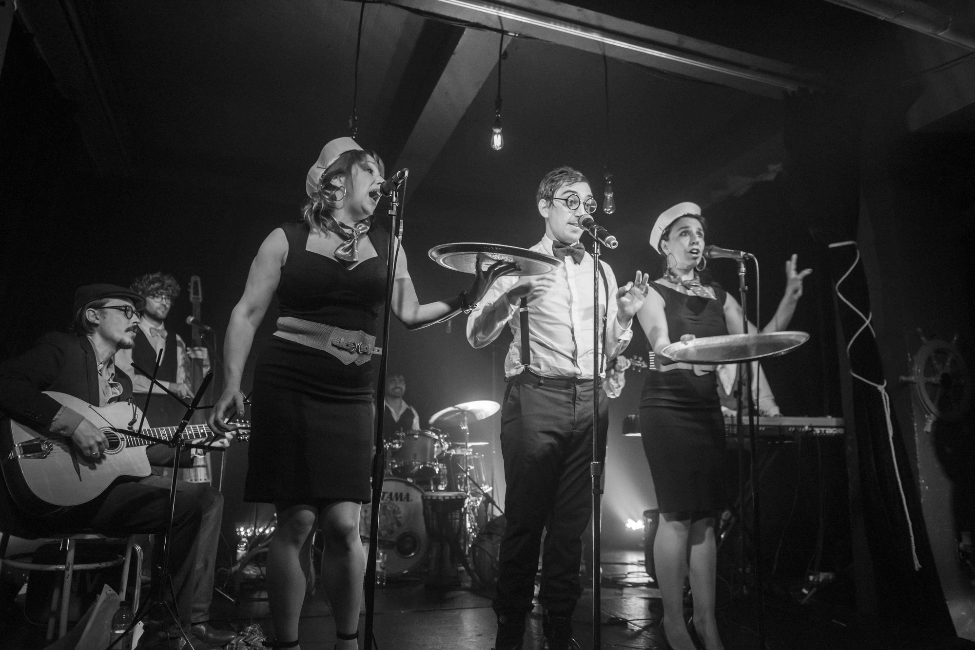 Marc Wencelius (guitar) performing with Jonathan Perez (vocals), Alix Noël-Guéry (keys), Aquiles Melo (drums) and Andrew Bruhelius (bass) of Nestor Valdez