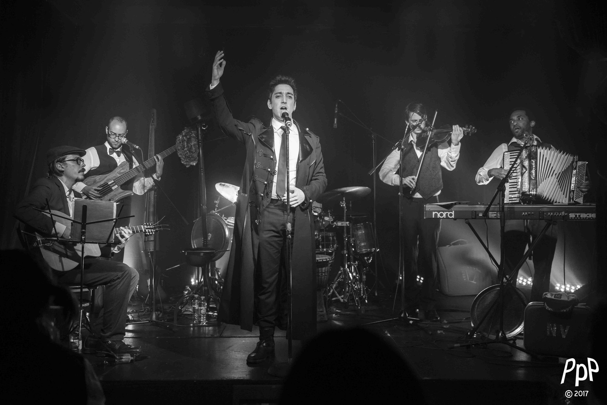 Marc Wencelius (guitar) performing with Jonathan Perez (vocals), Andrew Bruhelius (bass), Brenn Dalle (violin), Alix Noël-Guéry (accordion) and Aquiles Melo (drums) of Nestor Valdez, 2017