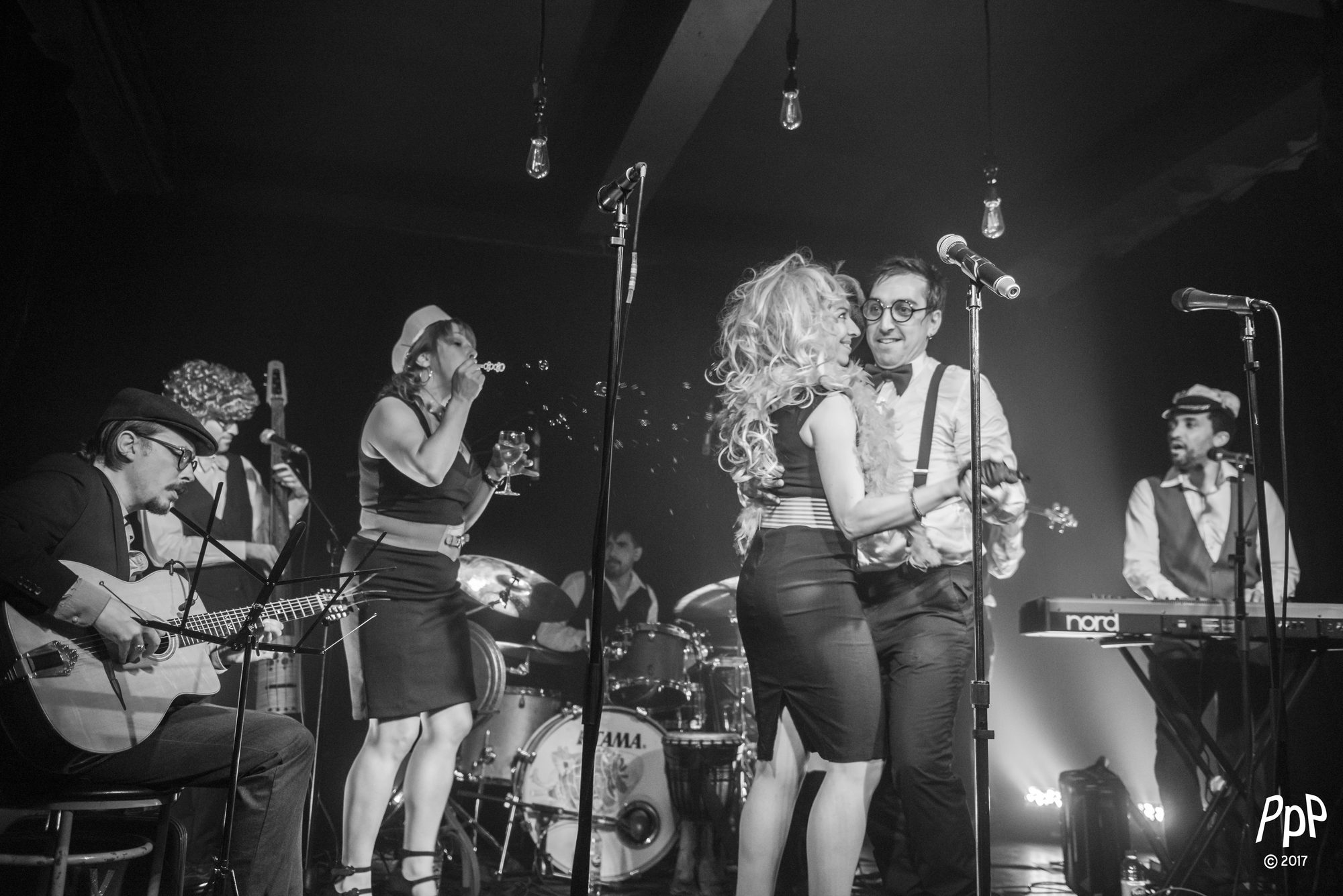 Marc Wencelius (guitar) performing with Jonathan Perez (vocals), Alix Noël-Guéry (keys), Aquiles Melo (drums) and Andrew Bruhelius (bass) of Nestor Valdez, 2017
