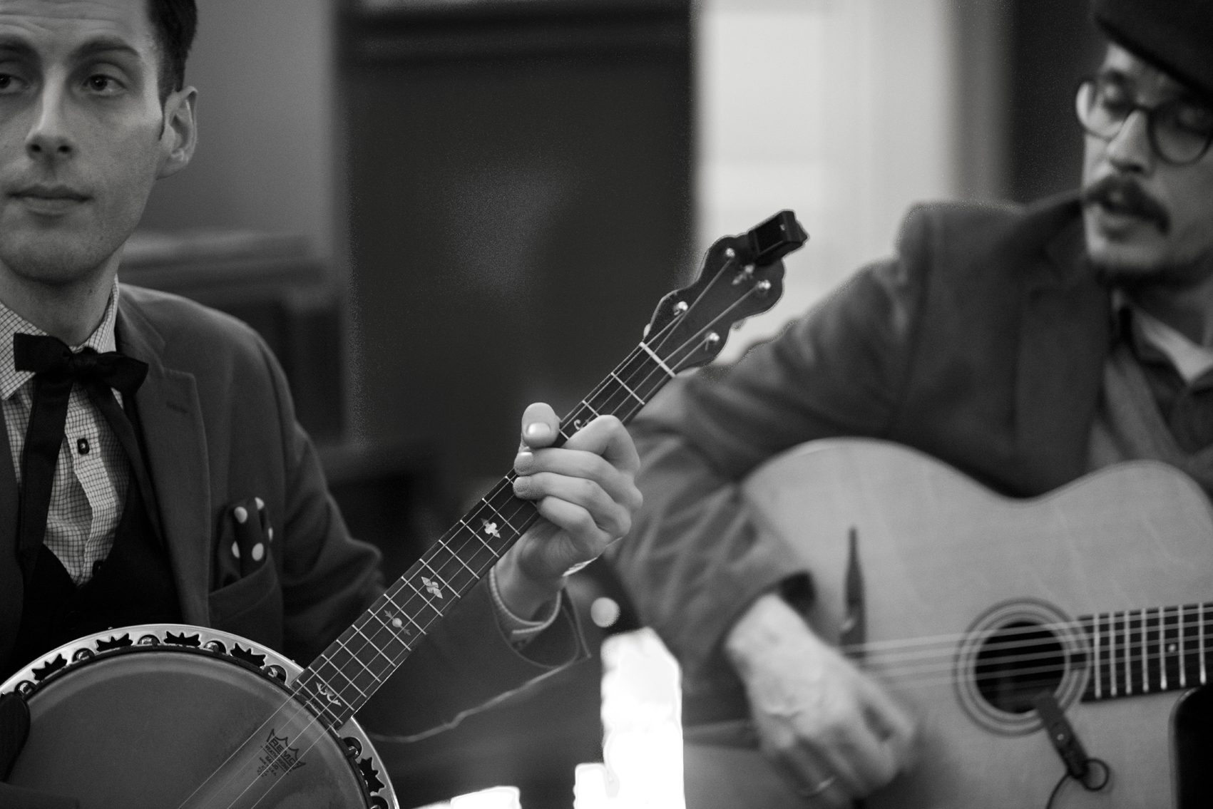 Marc Wencelius (guitar) performing with Louis Levesque (Stony Loner) (banjo) — photo 2